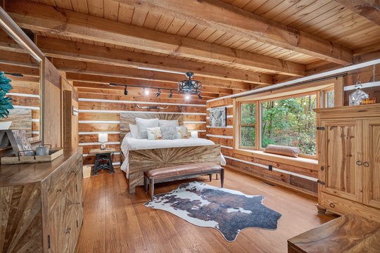 368 McIntosh Dr-19.jpg