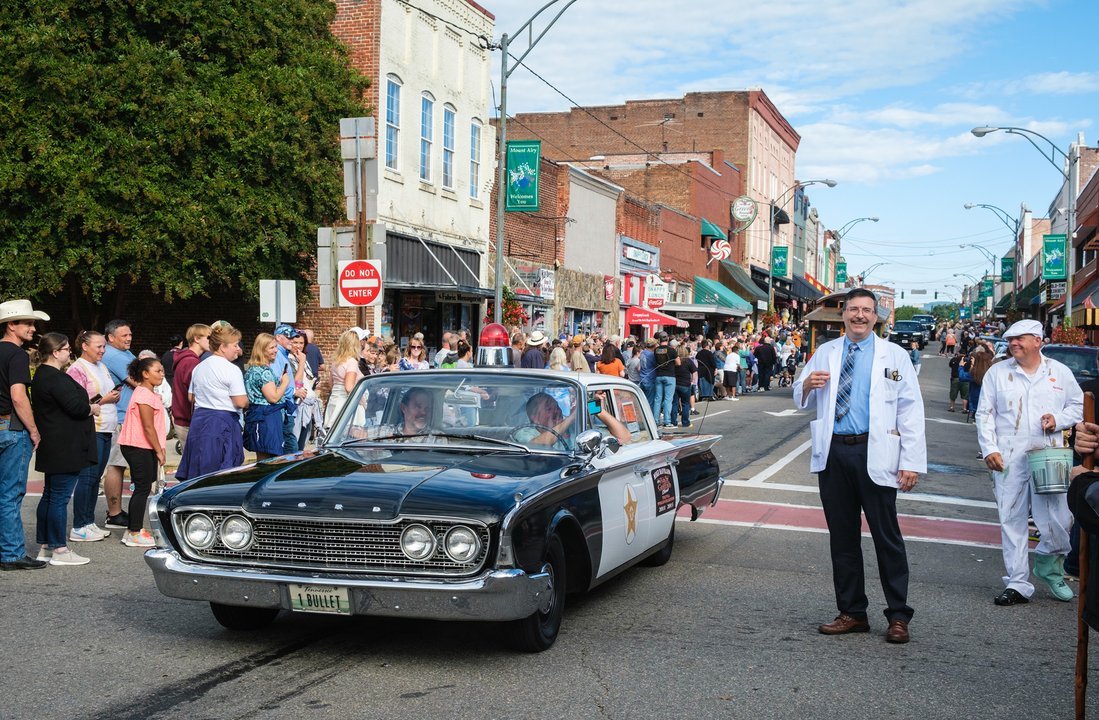 Mayberry_Days_Parade_2209-76a_CREDIT_Surry_.max-1280x720.jpg