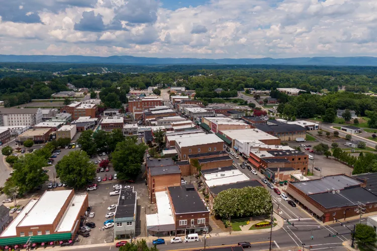 Aerial view of downtown Mount Airy, North Carolina.