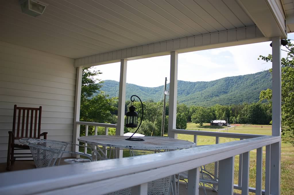 Mountain View Cottage front porch