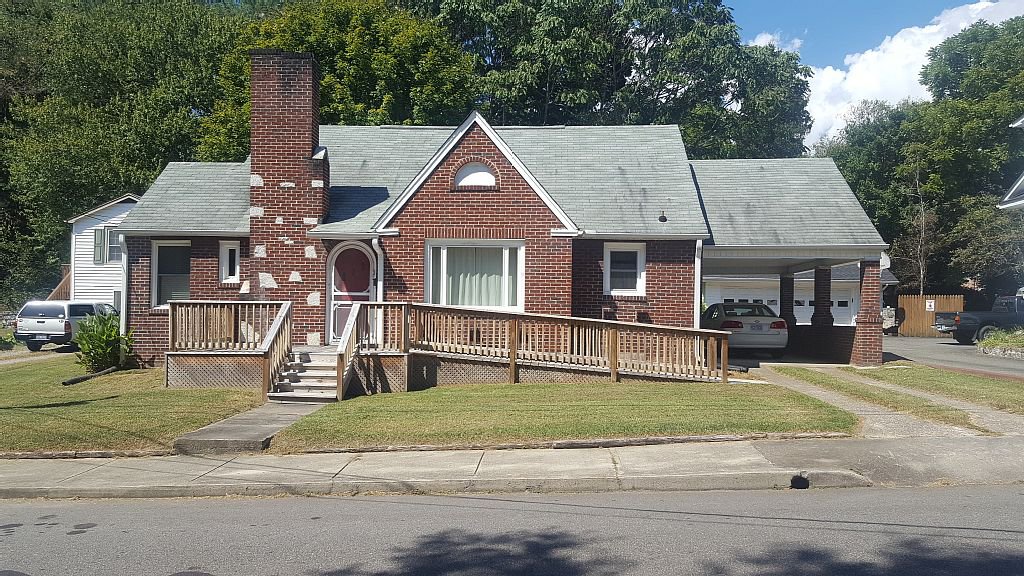 Laura's Mayberry Home