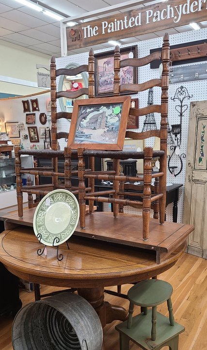 mayberryantiquemall3.jpg